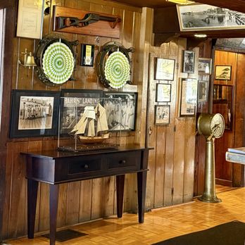 Bahrs Landing Restaurant - Inside - Seafood Near Me - Highlands, New Jersey