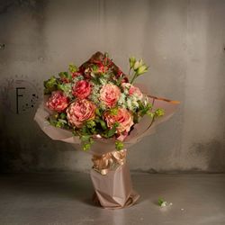 Fléural Paradise - Medium Mixed rose bouquet