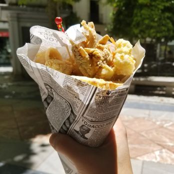 La Freiduría de Tere - "small" cone of fried seafood for 5 euros - Seafood Near Me - Granada, GR