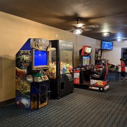 Firehouse Pizza - Gaming area