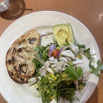 Café Bistro at Nordstrom - Crab mango avocado salad - New American Near Me - Atlanta, Georgia