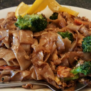 Thai Chili - Pad see ew - Thai Near Me - Orange, California Thai Chili - Pad see ew - Thai Near Me - Orange, California