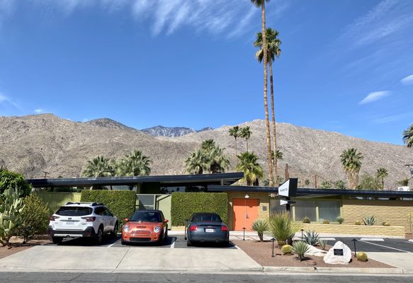 Palm Springs Mod Squad (Architecture Tours) by null