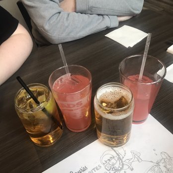 Laura's Bar And Grill - American Near Me - Smithfield, Rhode Island
