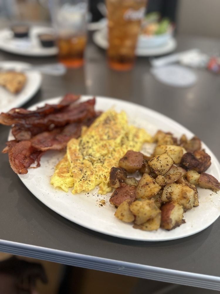 Eggs Up Grill