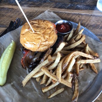 Bacon Bourbon And Beer - Chicken sandwich with fries - American Near Me - Washington, Pennsylvania Bacon Bourbon And Beer - Chicken sandwich with fries - American Near Me - Washington, Pennsylvania