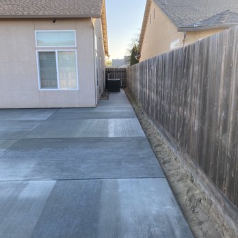 Ruiz Concrete Scapes - Back yard side leading up to ac - Masonry/Concrete Near Me Ruiz Concrete Scapes - Back yard side leading up to ac - Masonry/Concrete Near Me