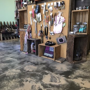 Unique Salon Spa & Boutique - Boutique - Hair Salons Near Me - Hilmar, California
