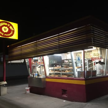 Doughnut Hut - Doughnut Hut at night - Donuts Near Me - Burbank, California