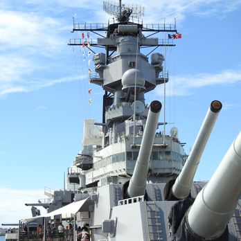 Battleship Missouri Memorial - Guns - Landmarks & Historical Buildings Near Me - Honolulu, Hawaii Battleship Missouri Memorial - Guns - Landmarks & Historical Buildings Near Me - Honolulu, Hawaii