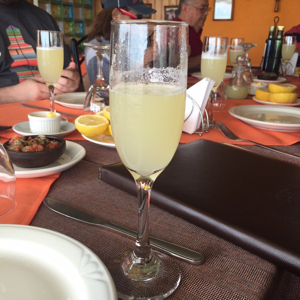 Don Chicho - Free Pisco Sours all around the table. - Seafood Near Me - Concón, VS