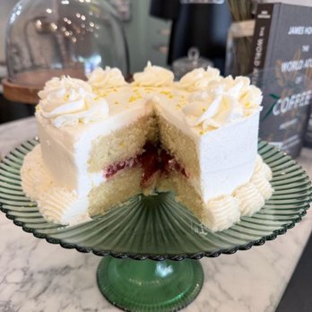 Veganlicious - Vanilla cake - Coffee & Tea Near Me - Dorado, Puerto Rico
