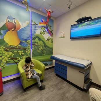 Amar Siddique, MD - Clovis Pediatric Group - Parrot room - Pediatricians Near Me - Clovis, California
