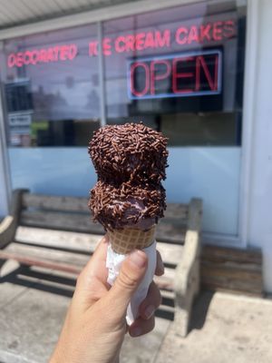 C & C CREAMERY by null