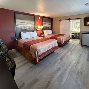 SUPER 8 BY WYNDHAM PASADENA/LA AREA - Updated January 2025 - 101 