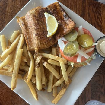 The Local's  Eatery - Gastropubs Near Me - Niceville, Florida