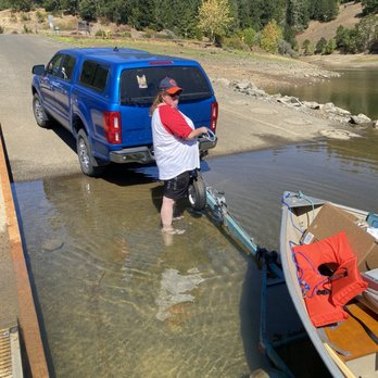 Ben Irving Reservoir - Nice ramp, but shouldn't have to get your feet wet going onto the dock! - Lakes Near Me - Tenmile, Oregon