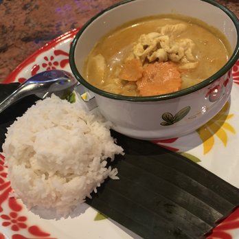 Sakhuu Thai - Yellow Curry with chicken - Thai Near Me - Richardson, Texas Sakhuu Thai - Yellow Curry with chicken - Thai Near Me - Richardson, Texas