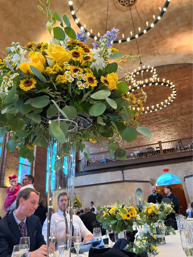 AMELIA FLORIST WINE & GIFT SHOP Updated September 2024 23 Photos