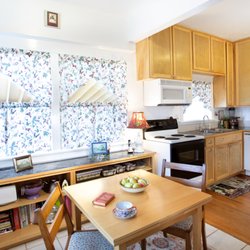 Fort Hemenway Manor Bed & Breakfast - Fort Hemenway Manor Kitchen Copyright 2018