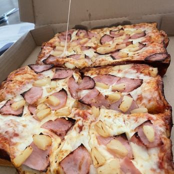 Perfect Pizza - Hawaiian Pizza deep dish - Pizza Near Me - San Diego, California Perfect Pizza - Hawaiian Pizza deep dish - Pizza Near Me - San Diego, California