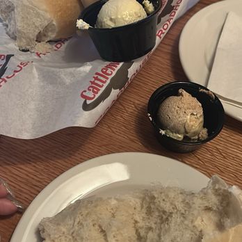 Cattleman’s Roadhouse - Rolls! - Steakhouses Near Me - Walton, Kentucky