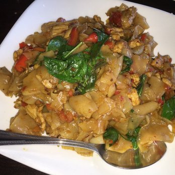 SriPraPhai Thai Restaurant - Drunken noodles with pork - Thai Near Me - Woodside, New York SriPraPhai Thai Restaurant - Drunken noodles with pork - Thai Near Me - Woodside, New York