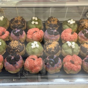 Beard Papa's Koreatown - Desserts Near Me - Los Angeles, California Beard Papa's Koreatown - Desserts Near Me - Los Angeles, California