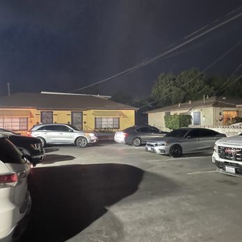 Best Bar-BQ - Little paroling lot. - Barbeque Near Me - Santa Paula, California Best Bar-BQ - Little paroling lot. - Barbeque Near Me - Santa Paula, California