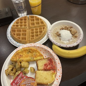 Hampton Inn & Suites Folsom - The breakfast provided - Hotels Near Me - Folsom, California Hampton Inn & Suites Folsom - The breakfast provided - Hotels Near Me - Folsom, California