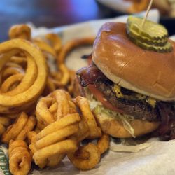 Beef 'O' Brady's - Build a burger