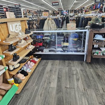 New Star - Inside of the place - Sports Wear Near Me - Pacoima, California