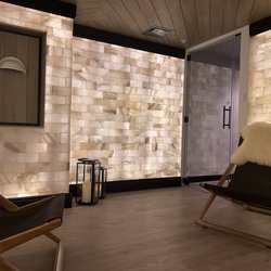 Well & Being Spa - Himalayan salt room