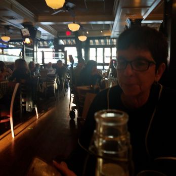Churchill's - American Near Me - Rockville Centre, New York