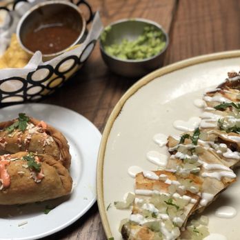 El Centro - Bottomless Brunch: Chips and Guacamole, Empanadas, Carne Asada Quesadilla - Bars Near Me - Washington, DC, District of Columbia El Centro - Bottomless Brunch: Chips and Guacamole, Empanadas, Carne Asada Quesadilla - Bars Near Me - Washington, DC, District of Columbia