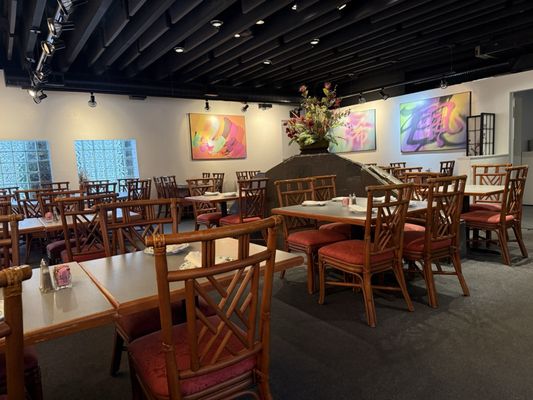 Hunan By the Falls by null