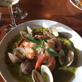 Horatio's - Scallops with clams, shrimp, spaghetti squash and a mild green curry. To die for. - Seafood Near Me - San Leandro, California