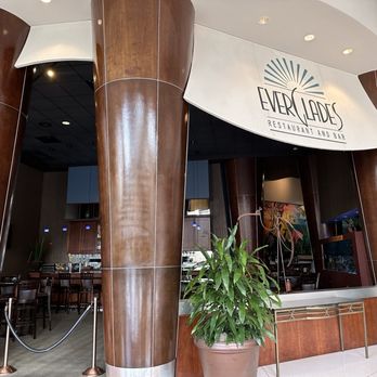 Rosen Centre Hotel - Everglades Restaurant - Hotels Near Me - Orlando, Florida