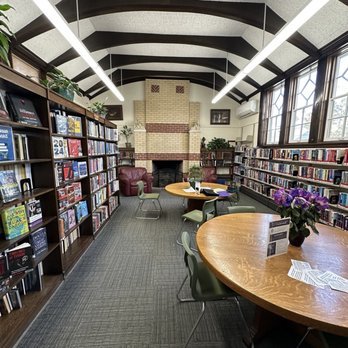 Oregon Public Library - Reading area - Libraries Near Me - Oregon, Illinois Oregon Public Library - Reading area - Libraries Near Me - Oregon, Illinois
