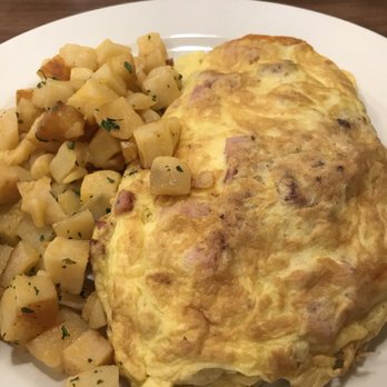 Brunch Cafe-Niles - Solid ham and cheese omelette - Breakfast & Brunch Near Me - Niles, Illinois