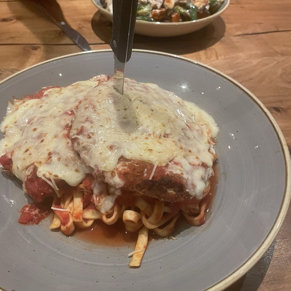 Maggie McFly's - Chicken Parmigiano - New American Near Me - Glastonbury, Connecticut