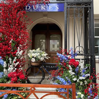 Dukes Bar - Coffee & Tea Near Me - London, XGL