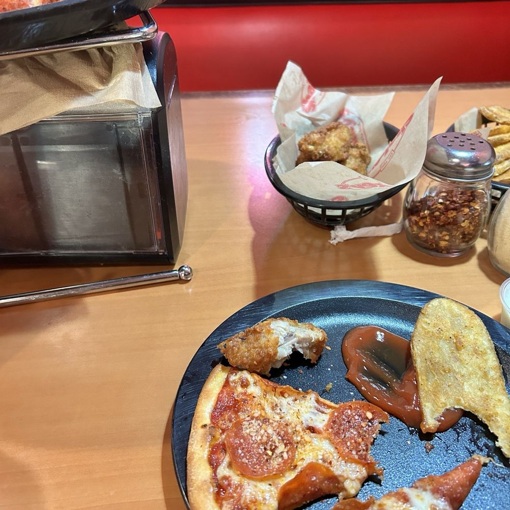 Shakey's Pizza Parlor - A yummy dinner - Pizza Near Me - Chino, California Shakey's Pizza Parlor - A yummy dinner - Pizza Near Me - Chino, California