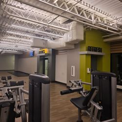 LA Fitness - Aerobics class and additional mats