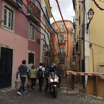 Medrosa d'Alfama - The street view for great people watching - Cafes Near Me - Lisbon, 11 Medrosa d'Alfama - The street view for great people watching - Cafes Near Me - Lisbon, 11