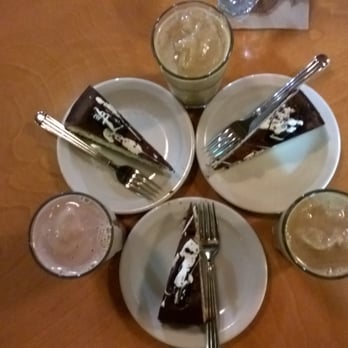 Aladdin's Eatery - Oreo Cheese cake and Fruit smoothie with baby kale - Mediterranean Near Me - Raleigh, North Carolina