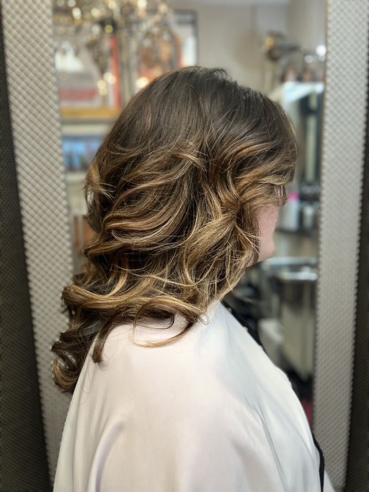 HAIR BY KELLY MELTON - Updated December 2024 - 14 Photos - 514 Crockett ...