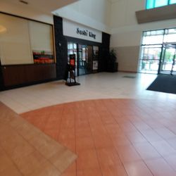 Sushi King - Entrance at the front of the mall
