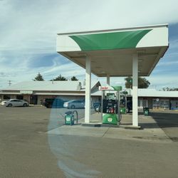 Jr's Country Store & Restaurant - Sinclair