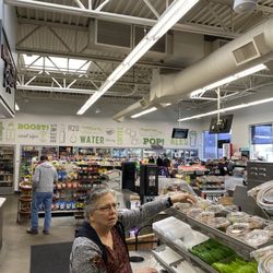 Hy-Vee Fast & Fresh - Inside